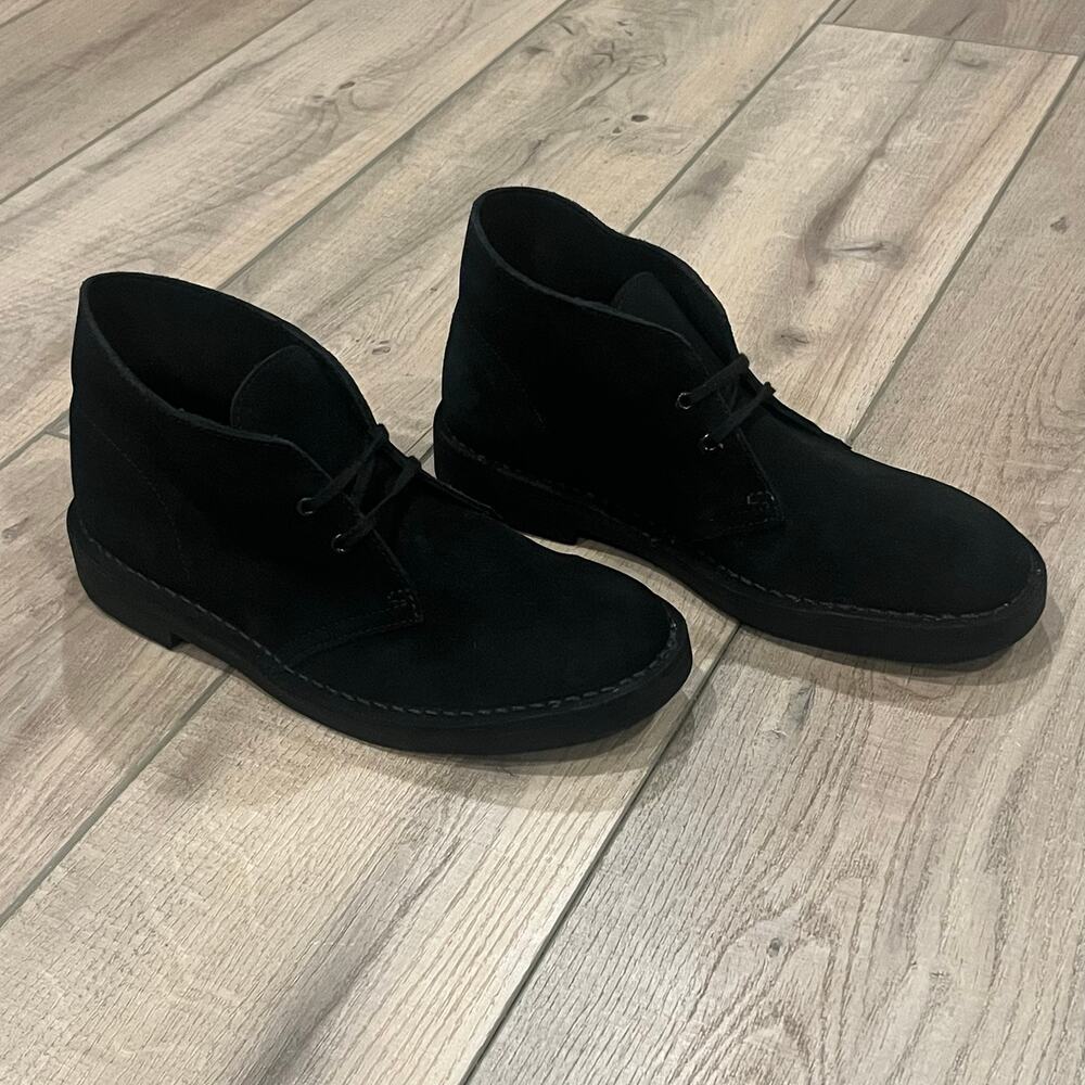 Size 8 Clarks Men’s Black Suede Chukka Lace-Up Ankle-High